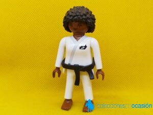 Playmobil Mujer karateca, cinturón negro de Judo