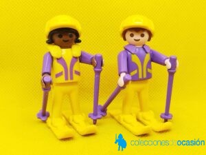 Playmobil Niños con esquíes y equipación amarilla