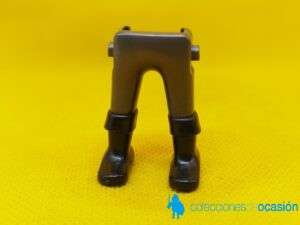 Playmobil Piernas medievales antracita con botas negras