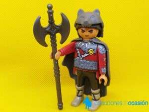 Playmobil Guerrero bárbaro con hacha larga de combate y pieles