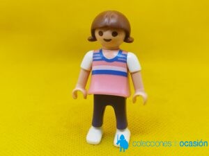 Playmobil Niña city con blusa rosa