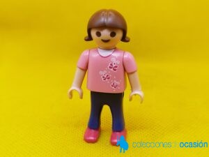 Playmobil Niña city con blusa rosa con mariposas