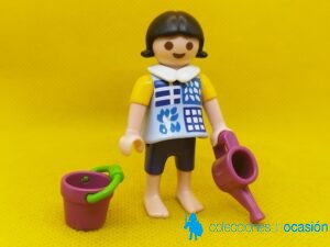 Playmobil Niña con regadera y cubo, niña city