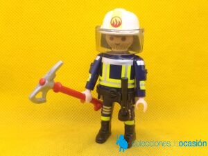 Playmobil Bombero con linterna y hacha