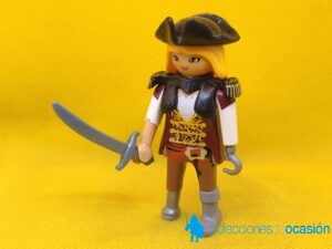 Playmobil Mujer pirata con pata de palo y garfio