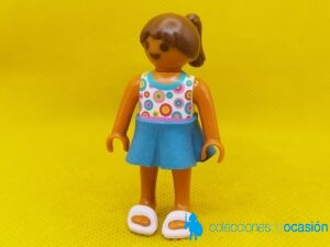 Playmobil Niña con ropa de playa y coleta